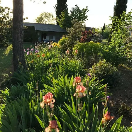 Les Jardins De Gaston Casa de Férias